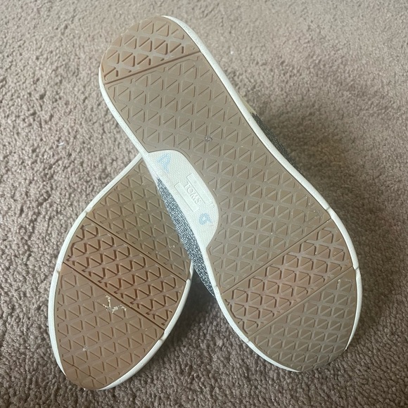 Toms Sneakers - Picture 5 of 6